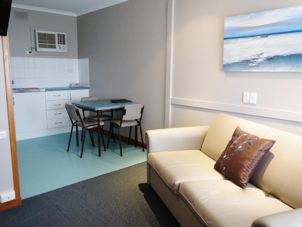 Stansbury Holiday Motel ภายนอก รูปภาพ