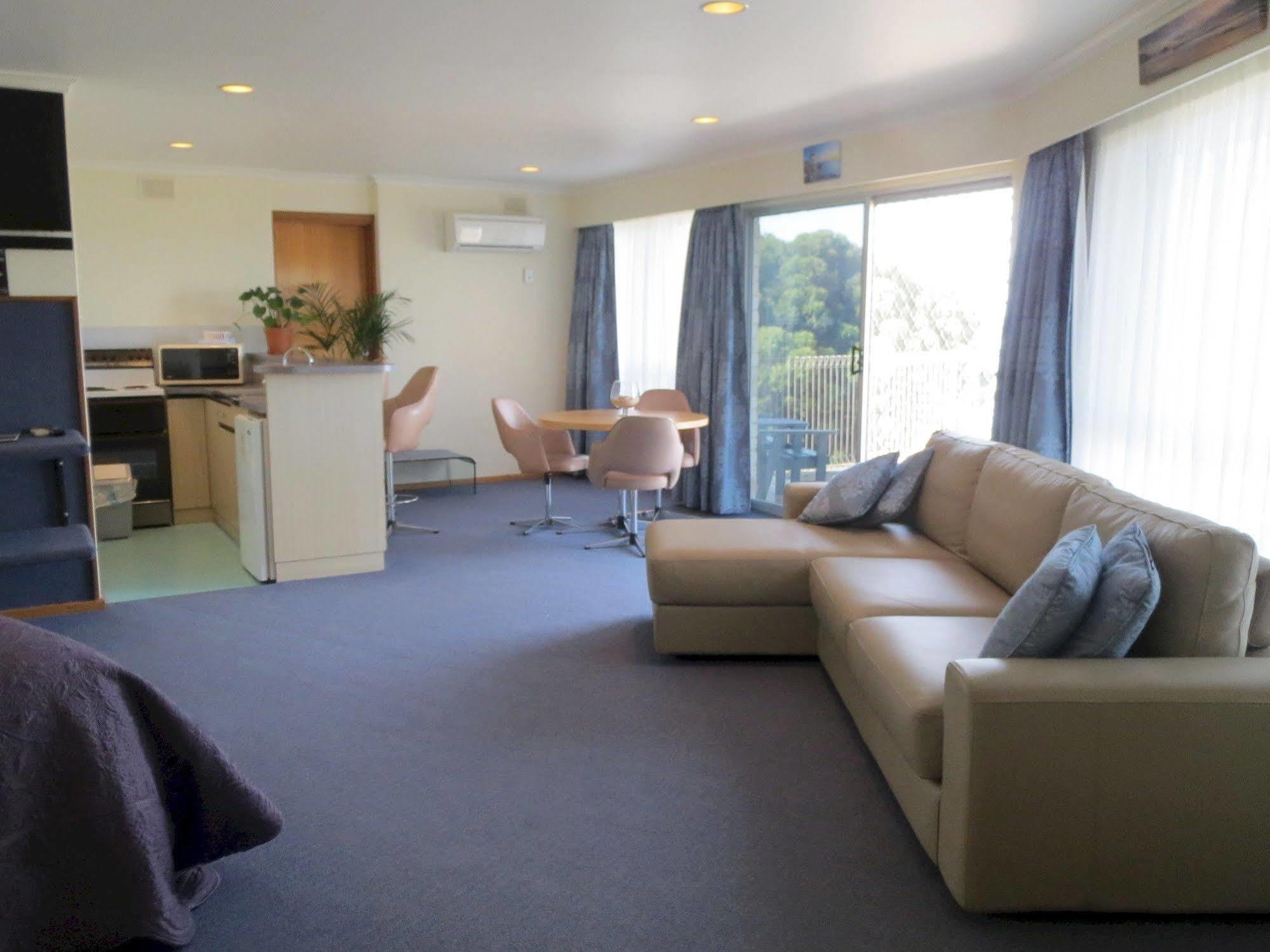 Stansbury Holiday Motel ภายนอก รูปภาพ
