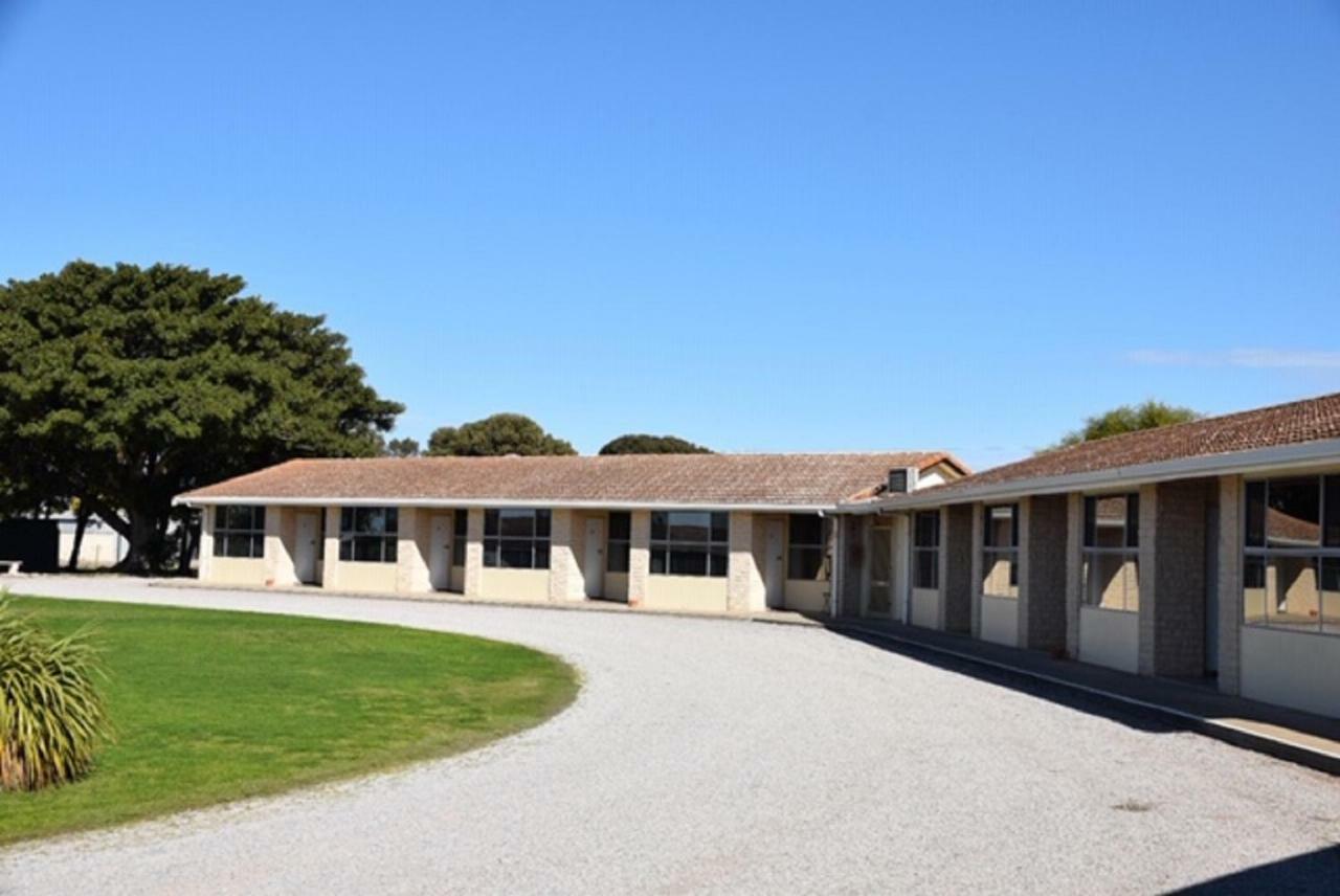 Stansbury Holiday Motel ภายนอก รูปภาพ